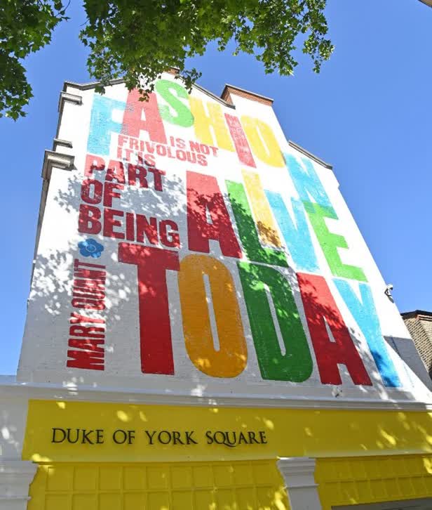 Mary Quant tribute mural / Cadogan Estate and Chelsea Art Week.