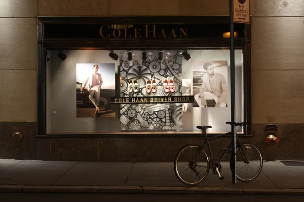 Window display / Cole Haan